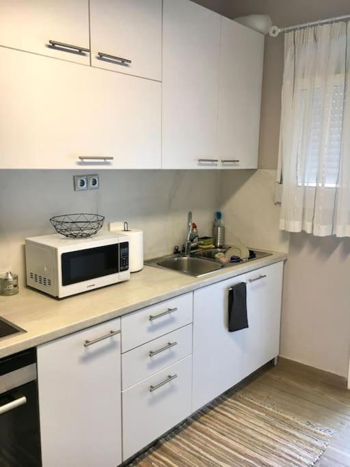 Beautiful Apartment Next To Metro Station Athènes Extérieur photo